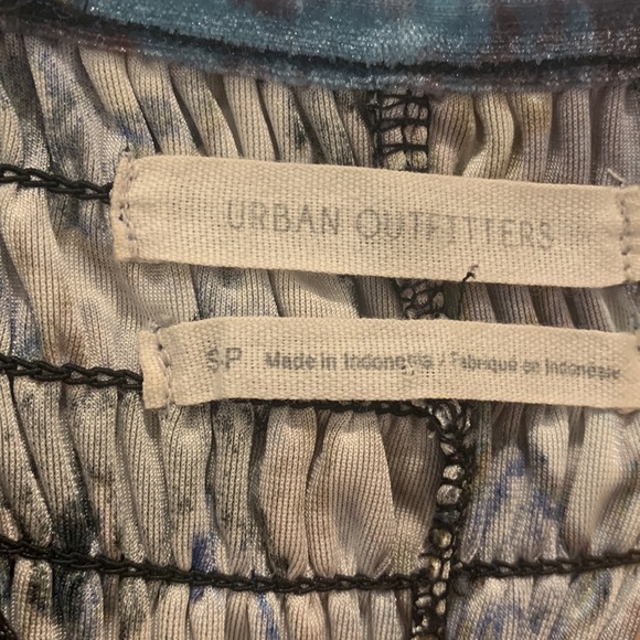 Urban Outfitters Velvet Floral Smocked Square Neck Pull On Romper - Picture 5 of 6